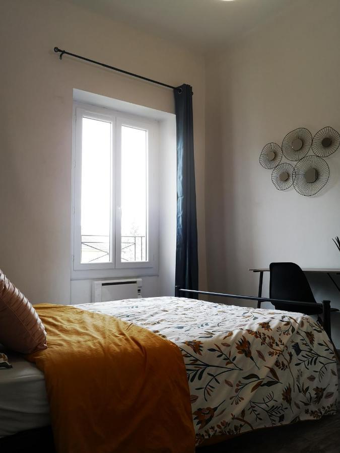 Le Petit Cocon De La Poste Lägenhet Gourdon-en-quercy Exteriör bild